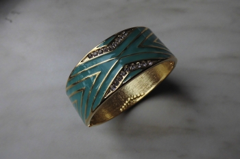 SL269A-Gold: ovale Form; 5,5 u. 6 cm Durchmesser; 2,5 cm hoch; Magnetverschluss